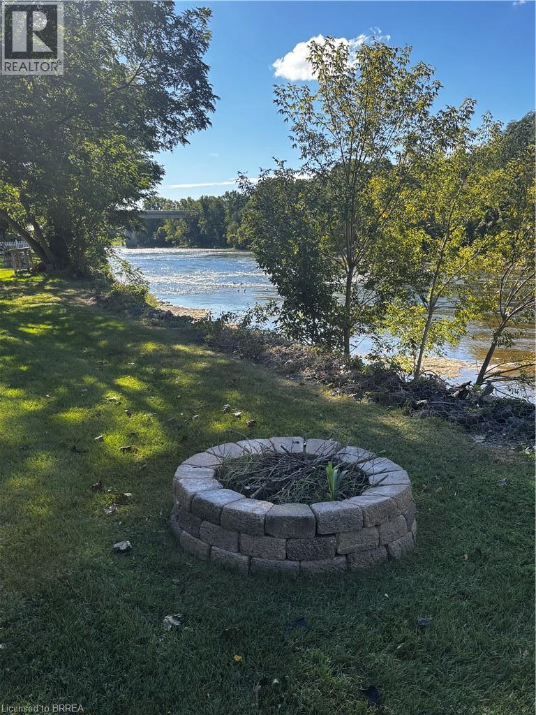 58 Willow Street Property Photo 6