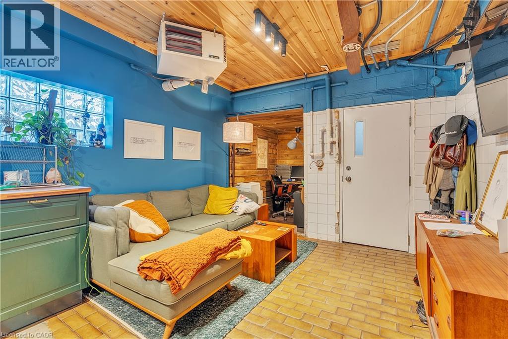 237 James Street N Property Photo 24
