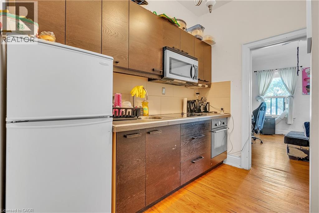 237 James Street N Property Photo 36