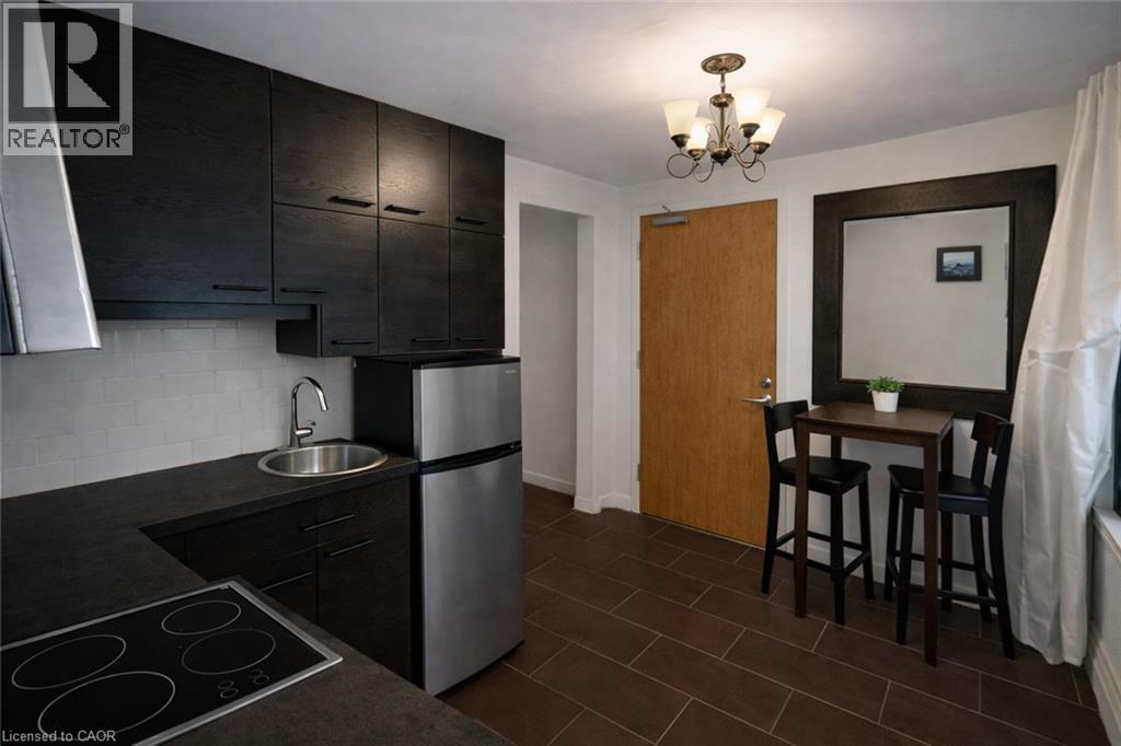 237 James Street N Property Photo 45