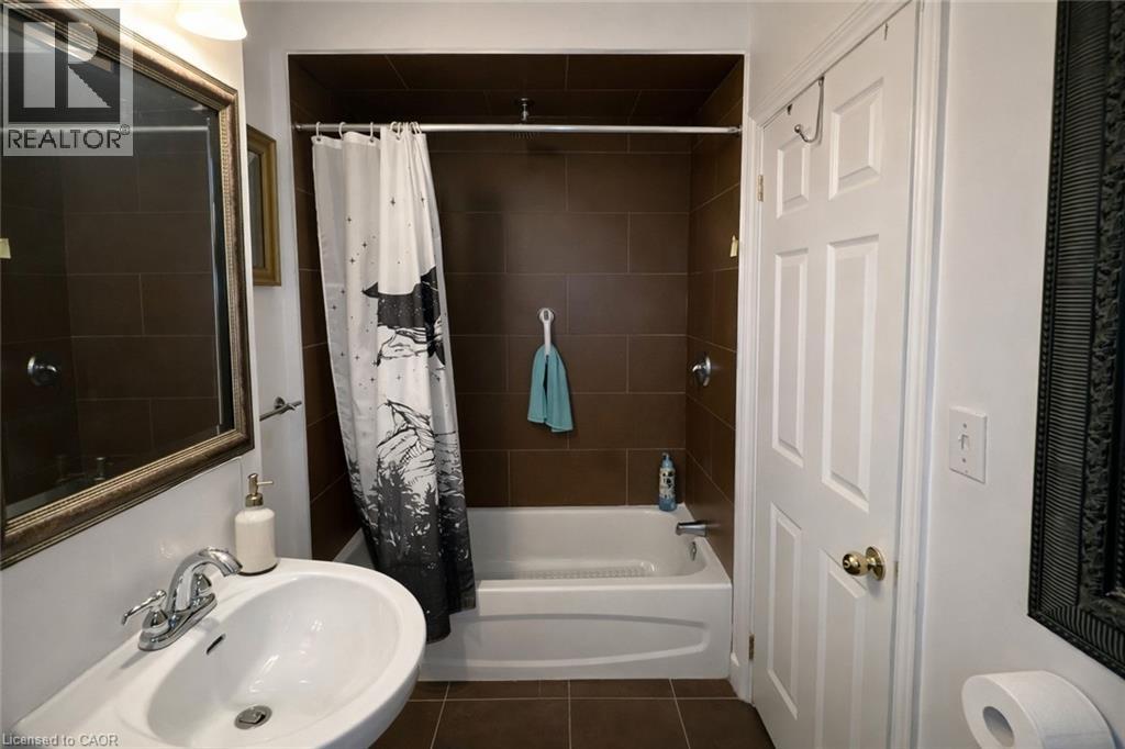 237 James Street N Property Photo 49