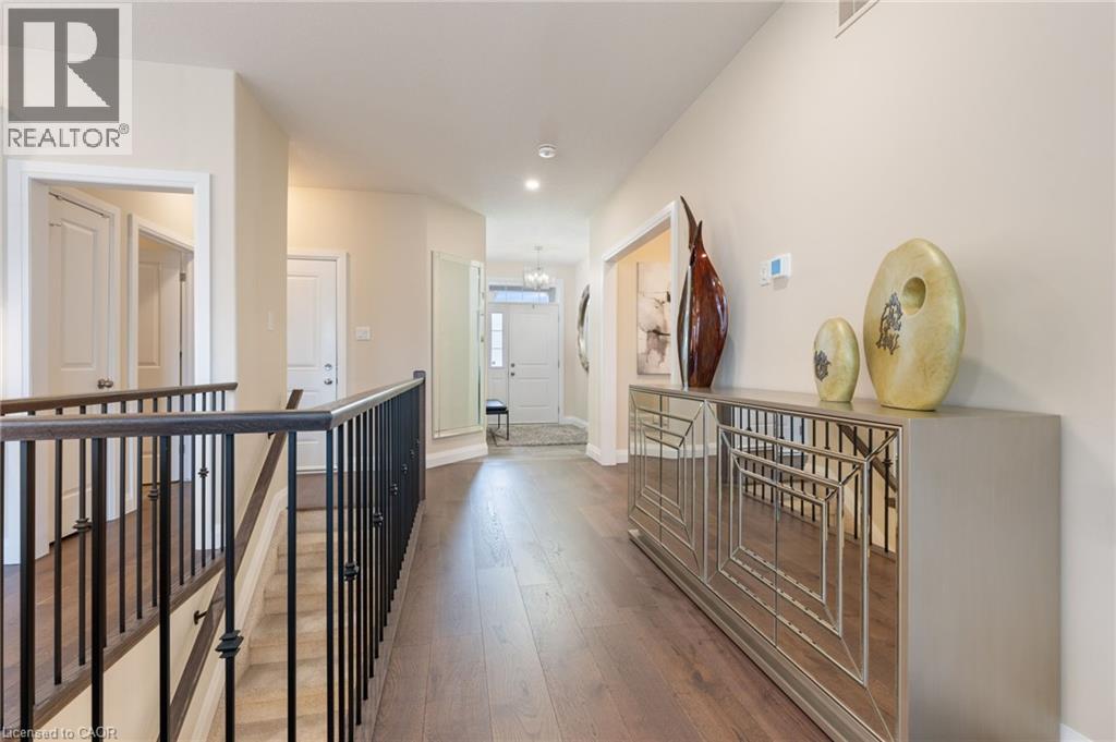 50 Vanrooy Trail Property Photo 7