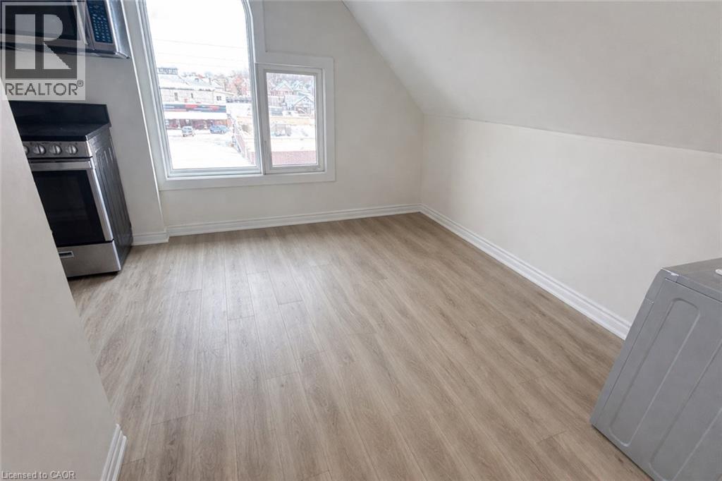 76 Wentworth Street S Unit# 3 Property Photo 6