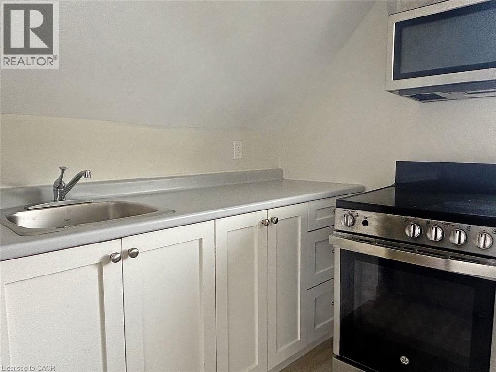 76 Wentworth Street S Unit# 3 Property Photo 8