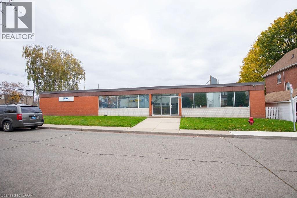 42 Niagara Street Property Photo 4