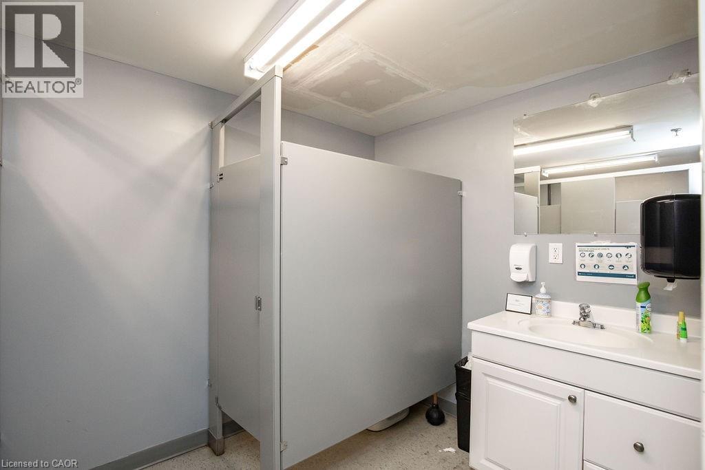 42 Niagara Street Property Photo 27