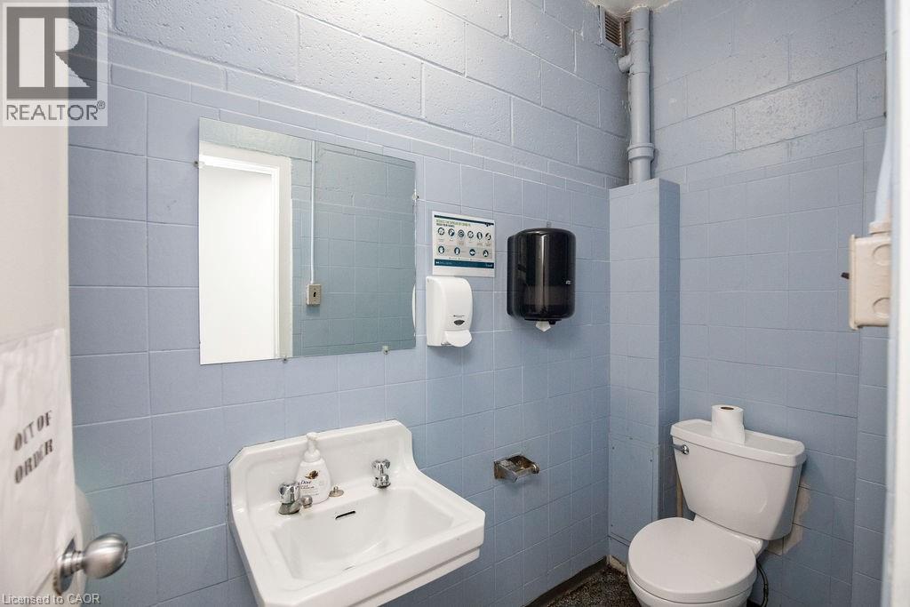 42 Niagara Street Property Photo 38