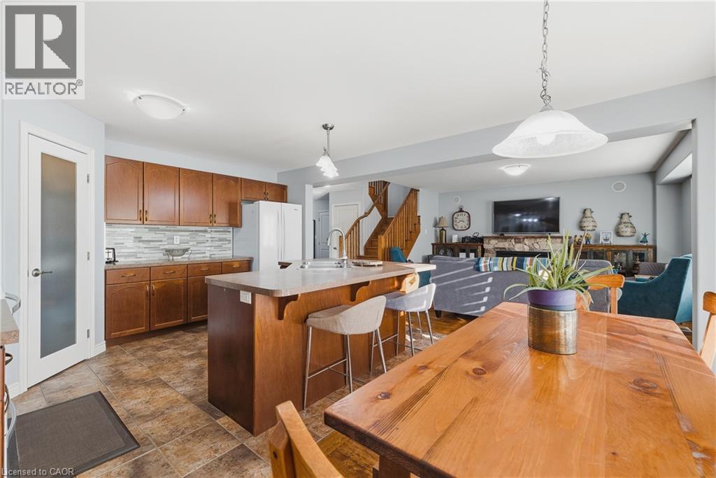 23 Doon Creek Street Property Photo 5