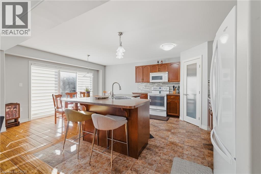 23 Doon Creek Street Property Photo 8