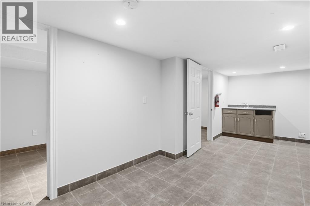 1270 King Street E Property Photo 38