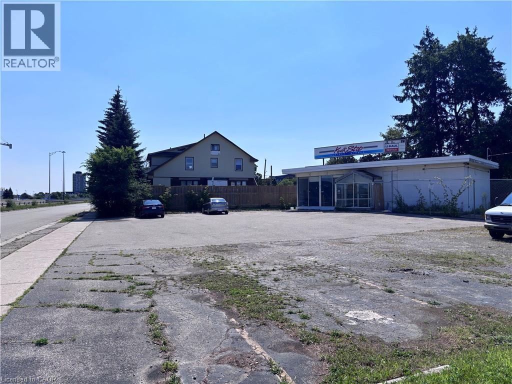 2191 Kingsway Drive Property Photo 2
