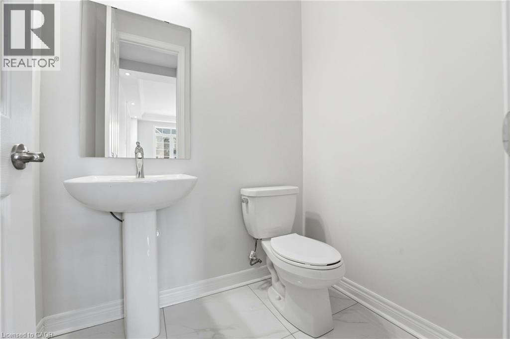 132 Settlers Road E Property Photo 13