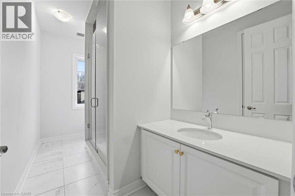 132 Settlers Road E Property Photo 15