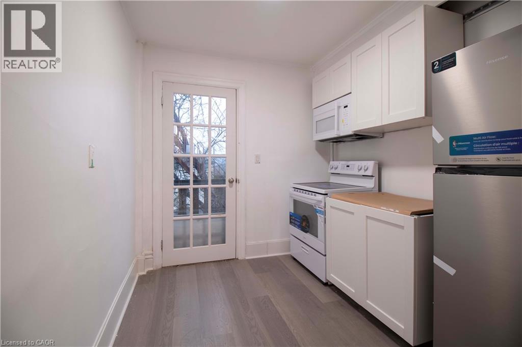 417 King Street W Property Photo 4
