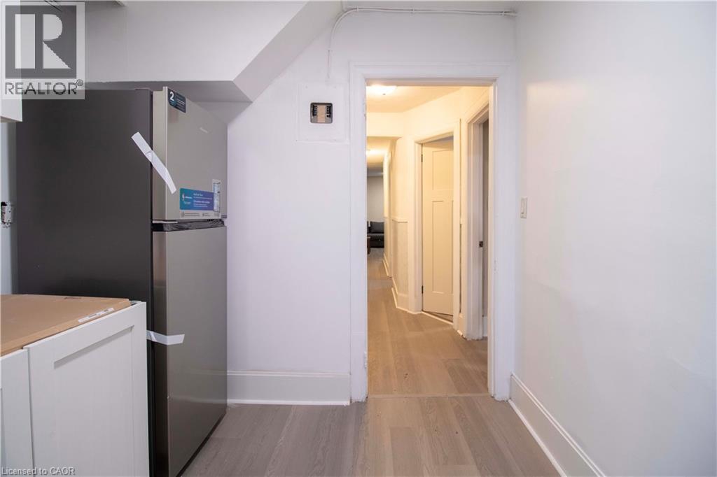 417 King Street W Property Photo 7