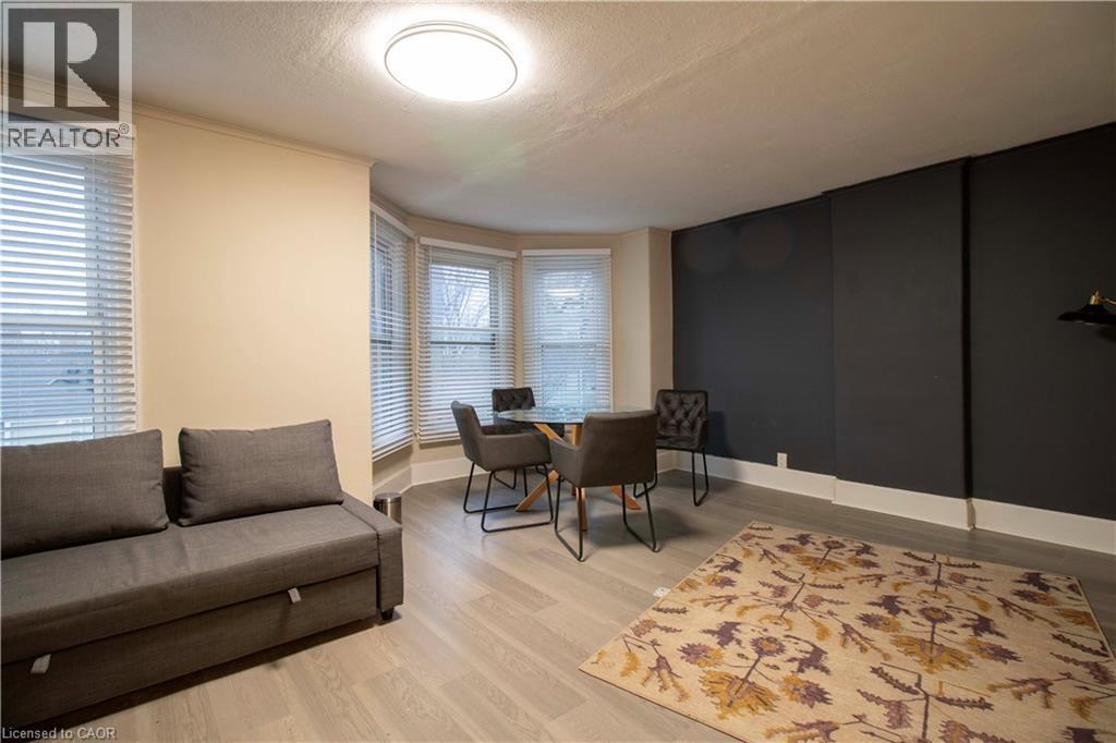 417 King Street W Property Photo 18
