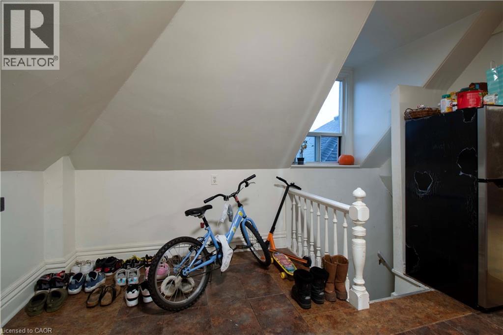 417 King Street W Property Photo 22