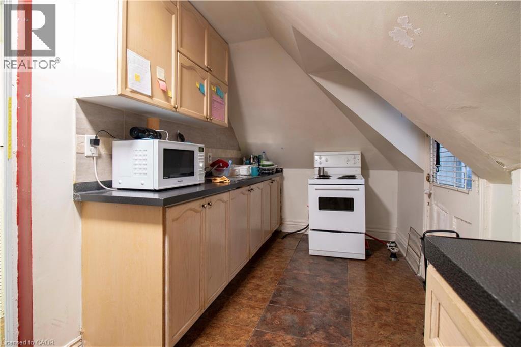 417 King Street W Property Photo 24