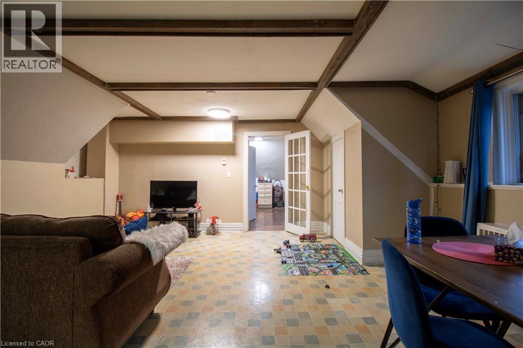 417 King Street W Property Photo 30