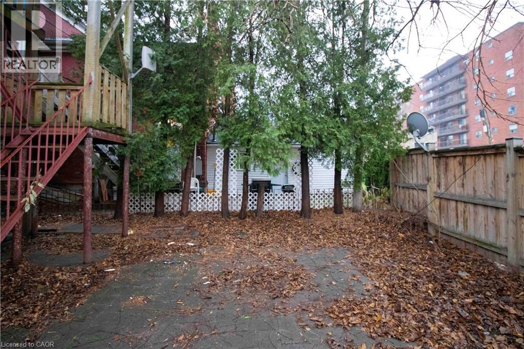 417 King Street W Property Photo 39