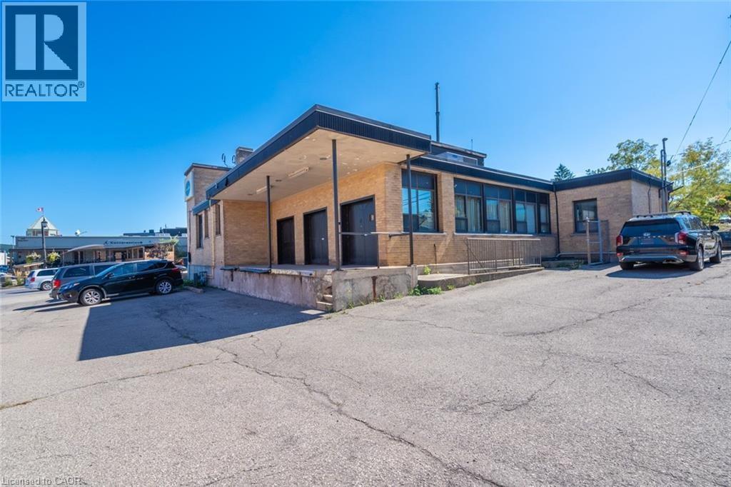 5005 King Street Unit# Upper Property Photo 3