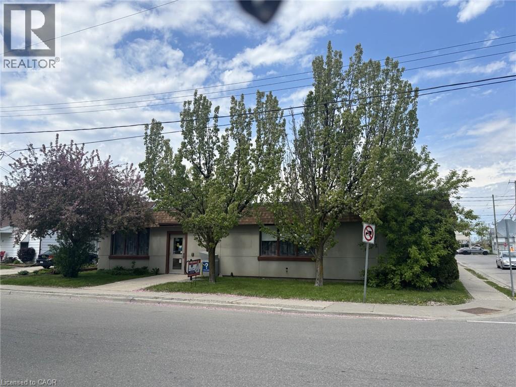 13 Alma Street N Property Photo 3