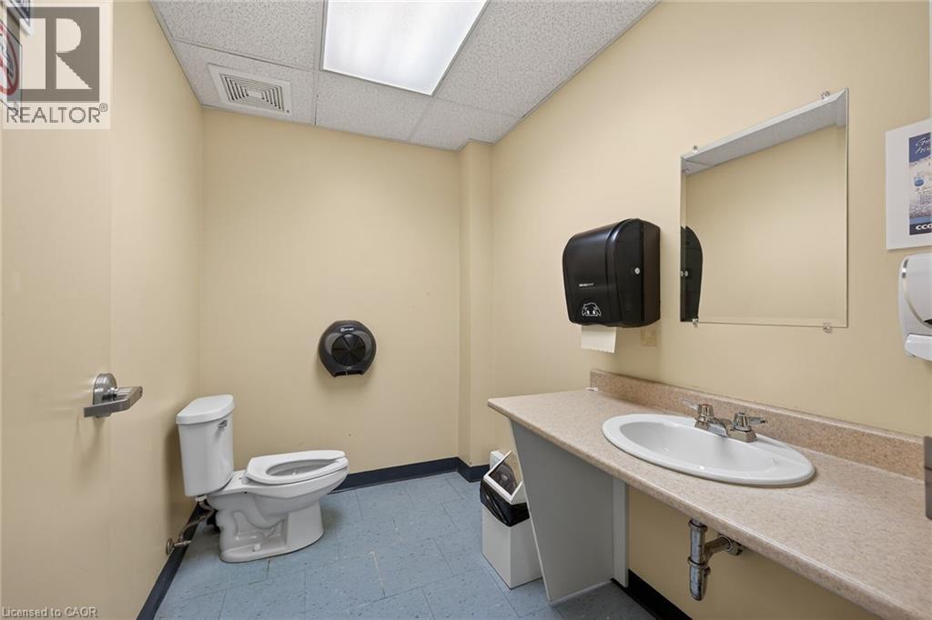 13 Alma Street N Property Photo 18