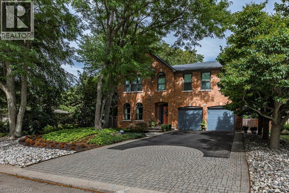 223 Briar Hill Crescent Property Photo 2