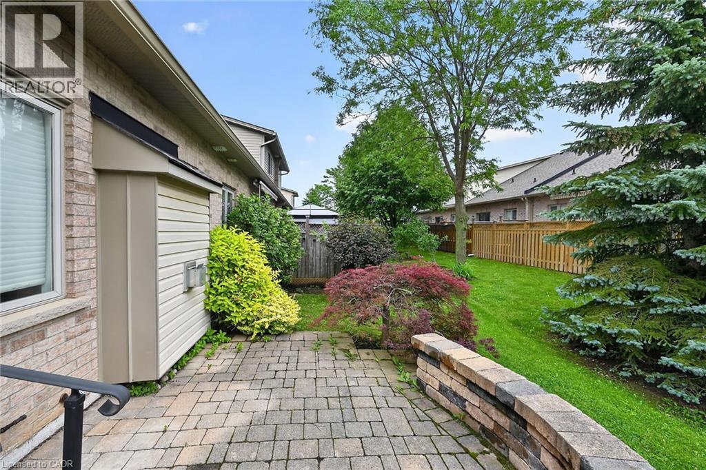 76 Abbotsford Trail Property Photo 38
