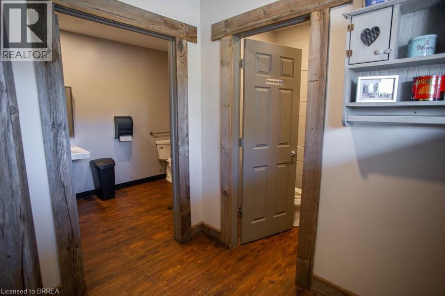 53 Simcoe Street Property Photo 20
