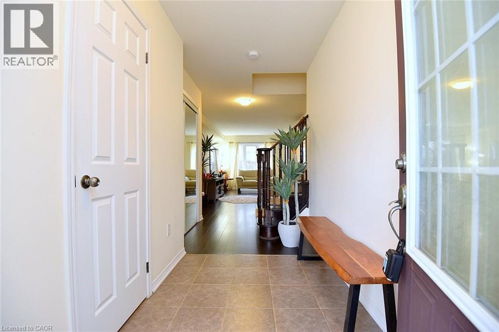9 Lynch Crescent Property Photo 6