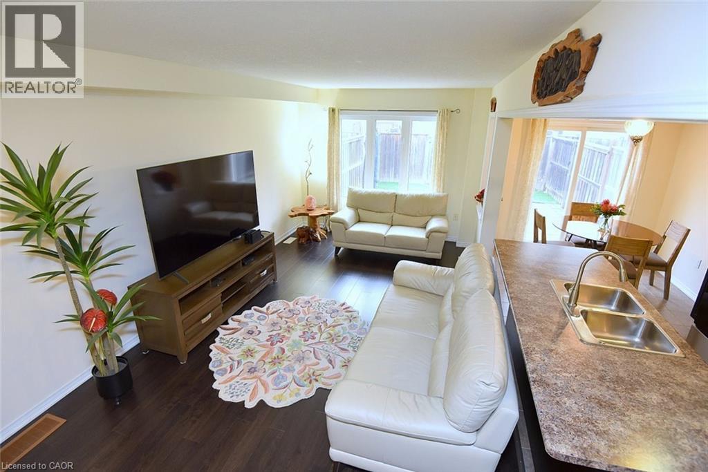 9 Lynch Crescent Property Photo 8