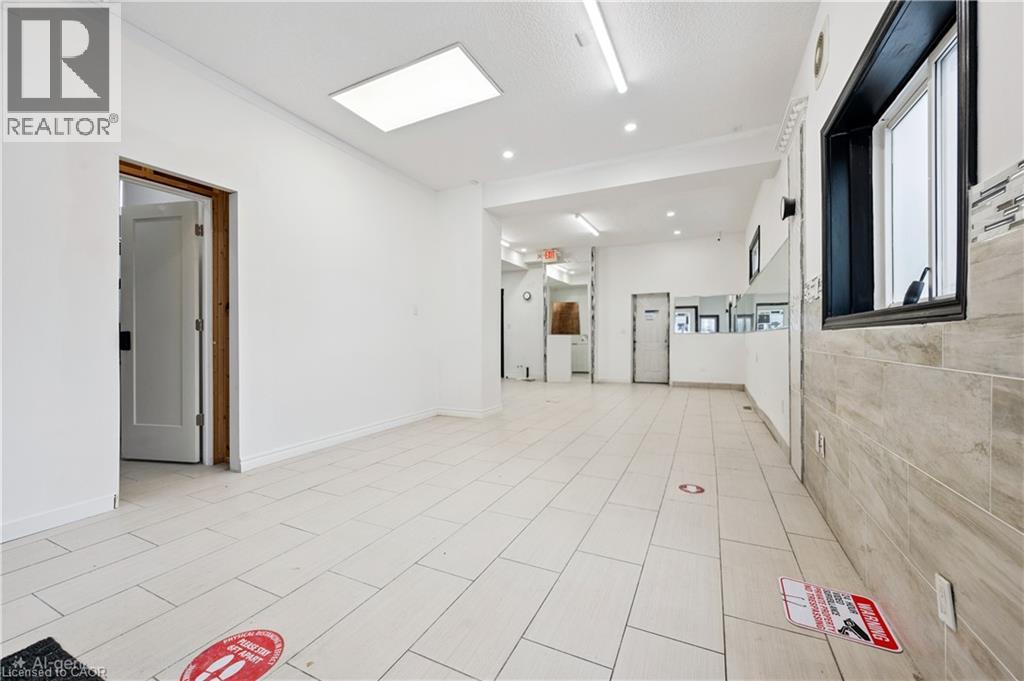 496 E King Street E Property Photo 5