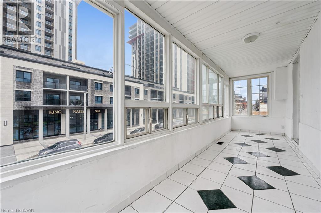496 E King Street E Property Photo 16