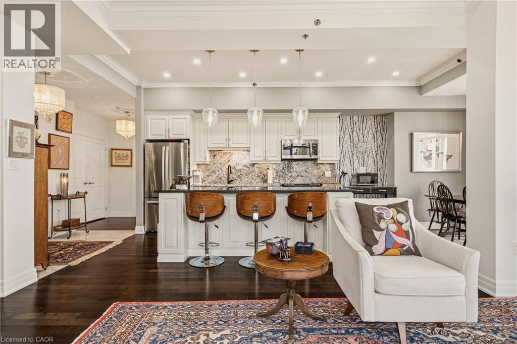 90 Charlton Avenue W Unit# Ph1 Property Photo 10