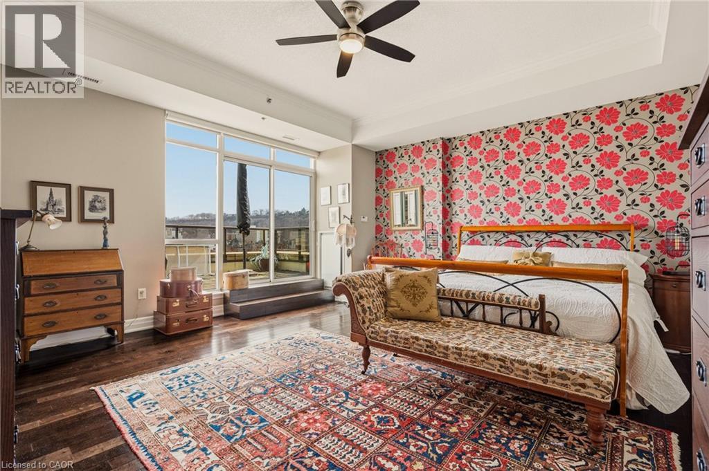 90 Charlton Avenue W Unit# Ph1 Property Photo 19