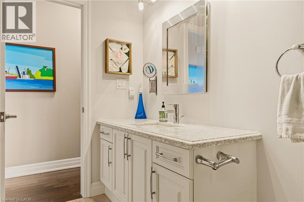 90 Charlton Avenue W Unit# Ph1 Property Photo 23