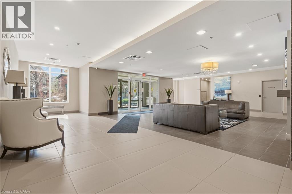90 Charlton Avenue W Unit# Ph1 Property Photo 40