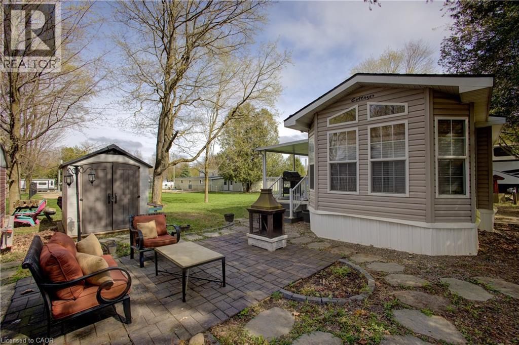 7489 Sideroad 5 E Property Photo 1