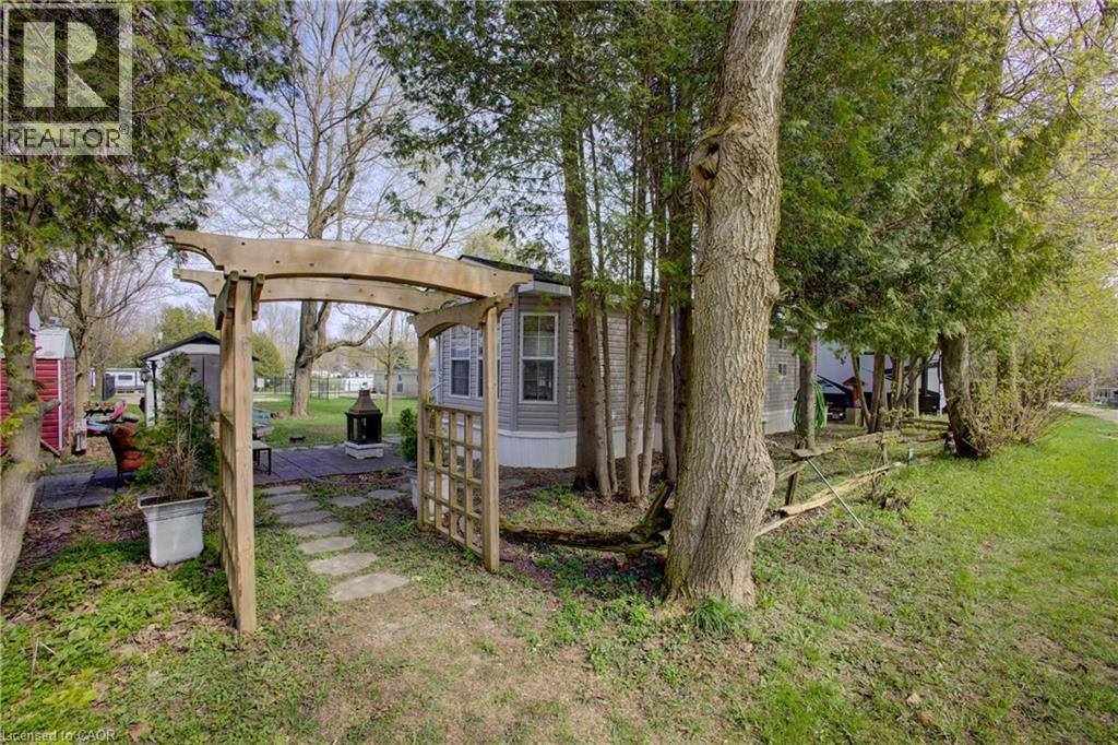7489 Sideroad 5 E Property Photo 5