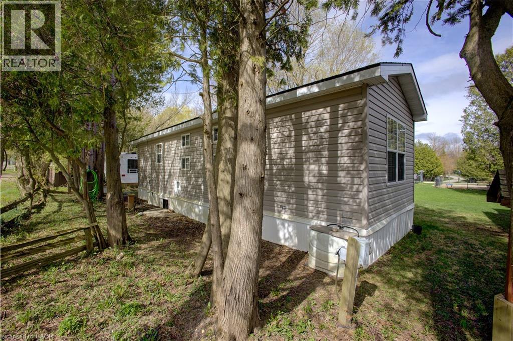 7489 Sideroad 5 E Property Photo 7