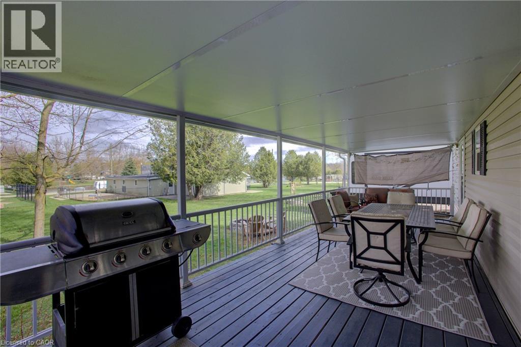 7489 Sideroad 5 E Property Photo 11