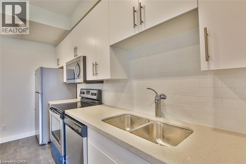 690 King Street W Unit# 522 Property Photo 5