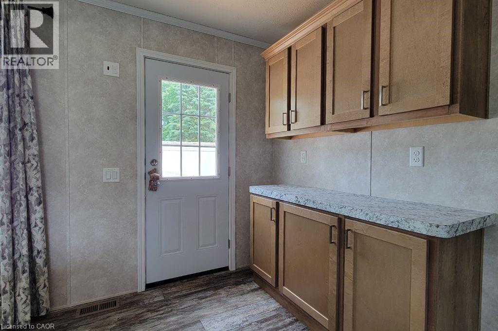 77 Park Lane Property Photo 6