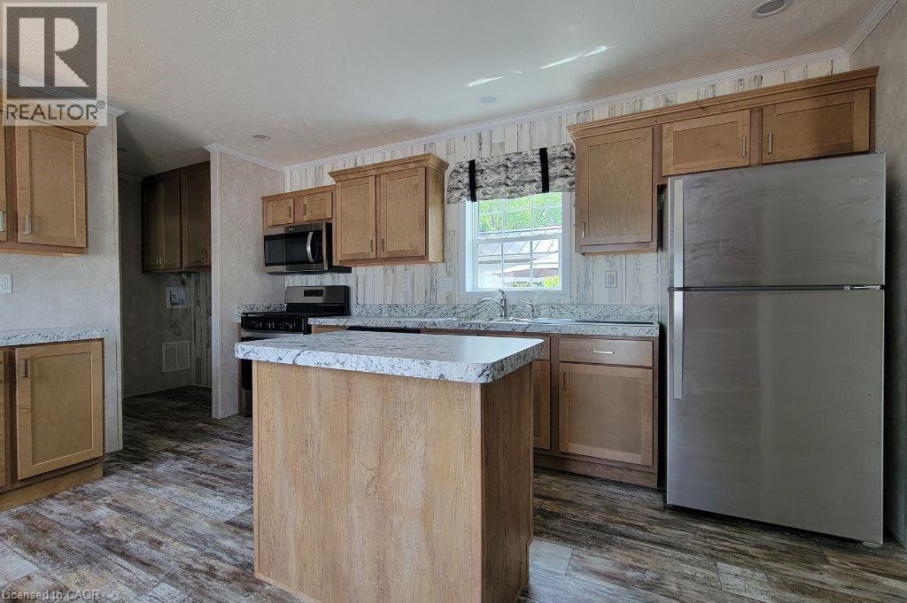 77 Park Lane Property Photo 8