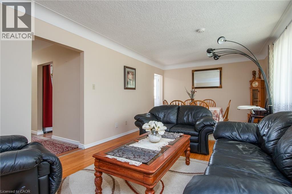 129 River Road E Property Photo 14