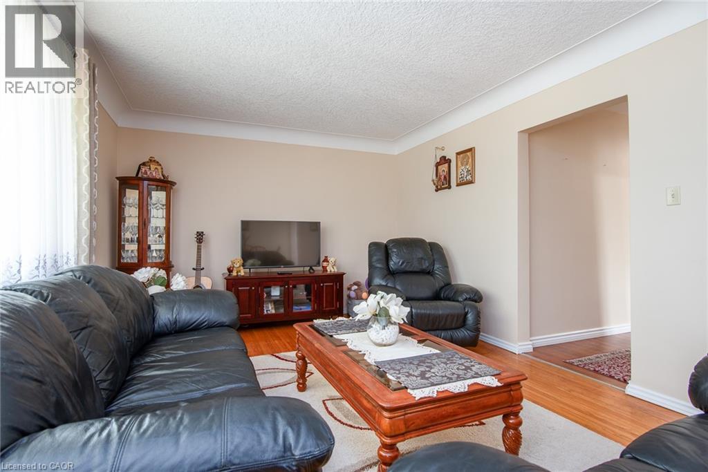 129 River Road E Property Photo 15