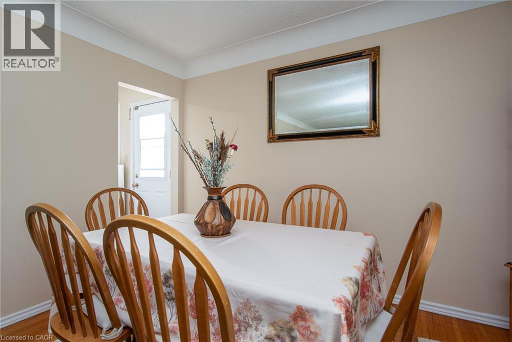 129 River Road E Property Photo 16