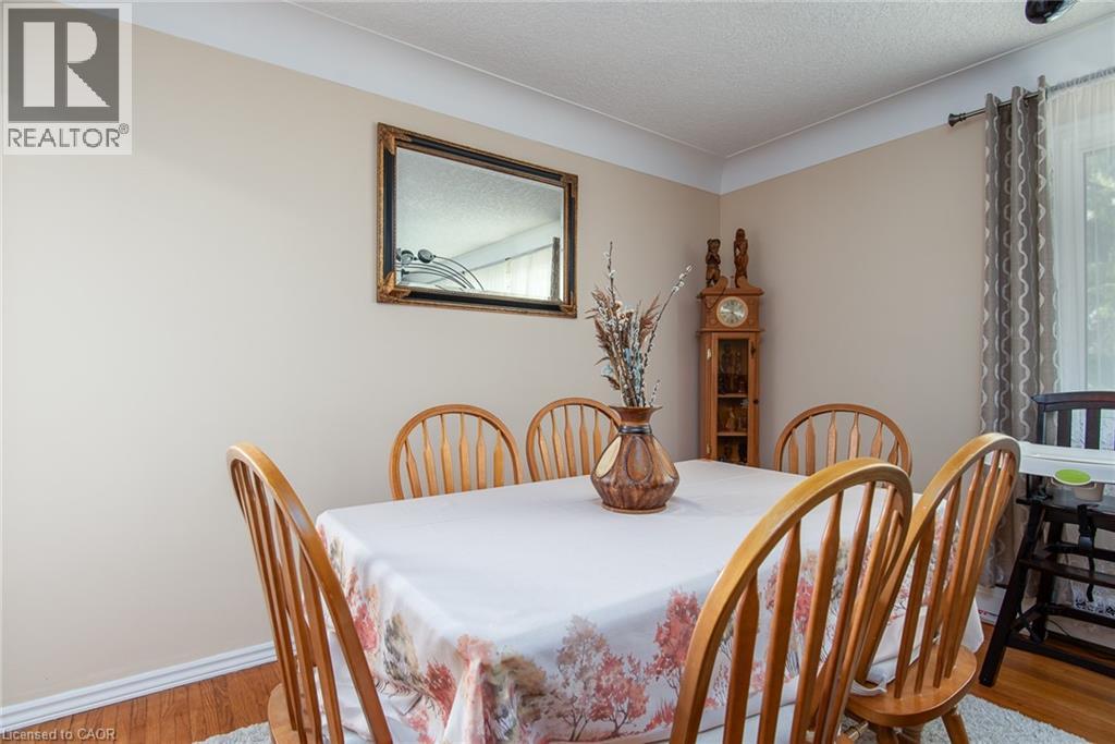 129 River Road E Property Photo 17
