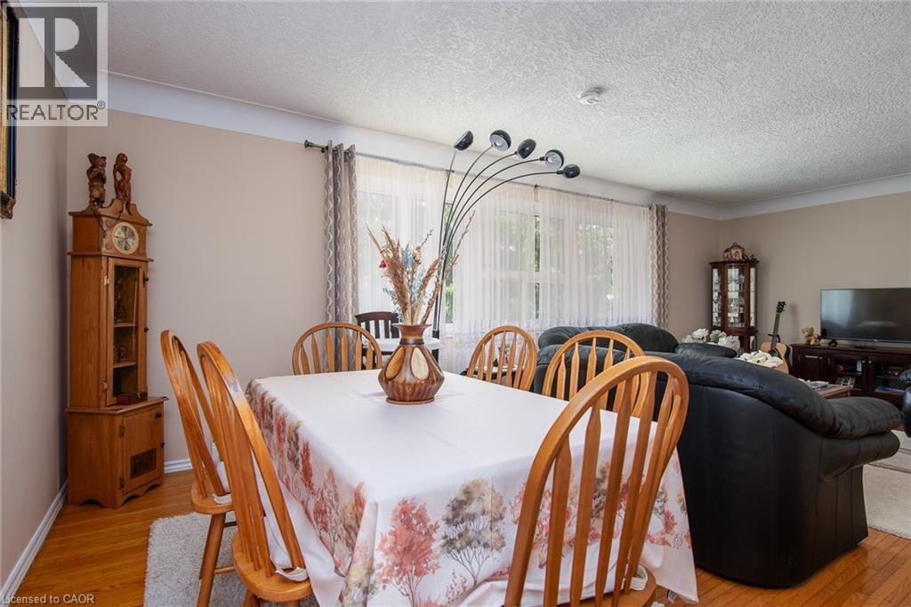 129 River Road E Property Photo 18